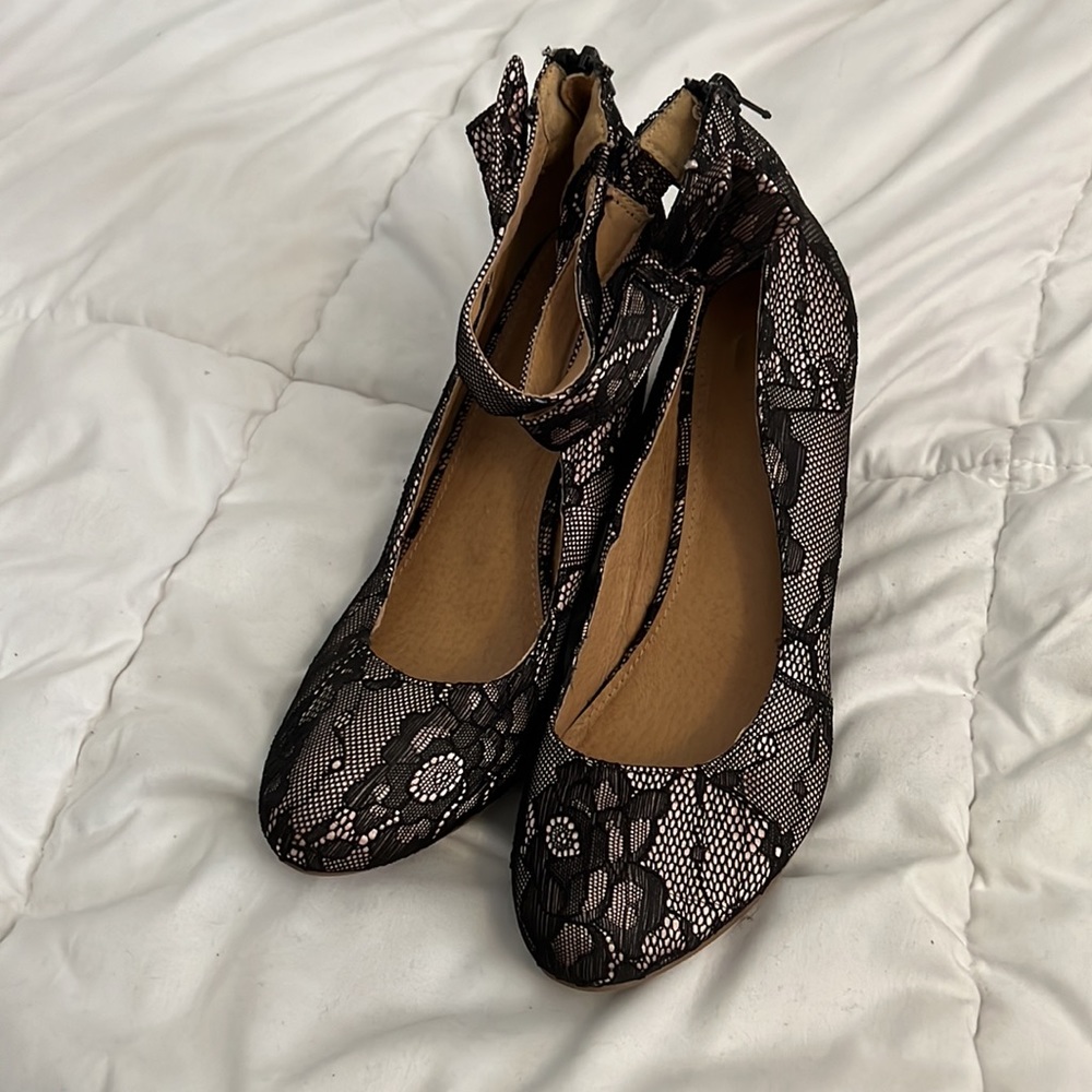 *****SOLD*****Cute black lace wedges with soft pink underneath.